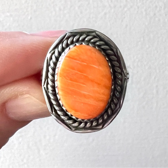 Vintage Jewelry - Vintage NATIVE Navajo Spiny Oyster Shell & Sterling Silver Southwestern Ring